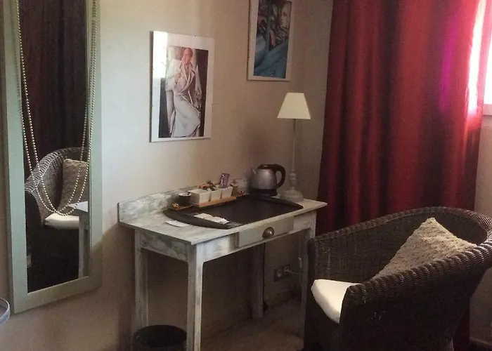 Nocleg ze śniadaniem La Parenthese 3*